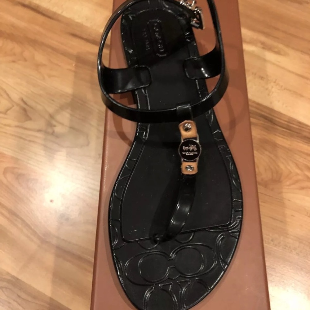Coach sandals size 6